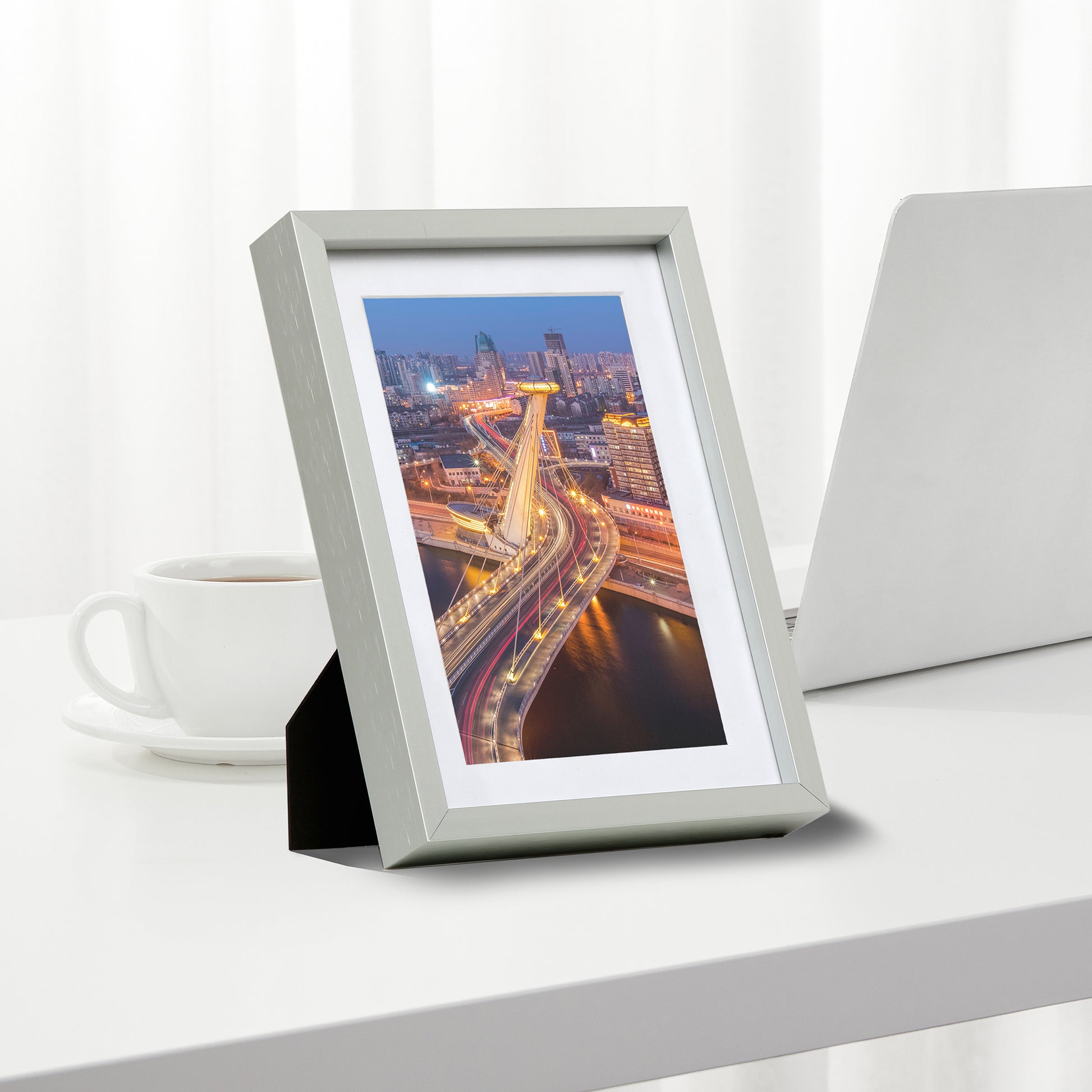 5" x 7" Deluxe Silver Aluminum Contemporary Picture Frame, 4" x 6" Matted